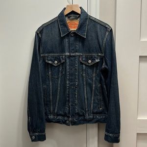 Levi’s Trucker Jacket Dark Wash - Size Medium